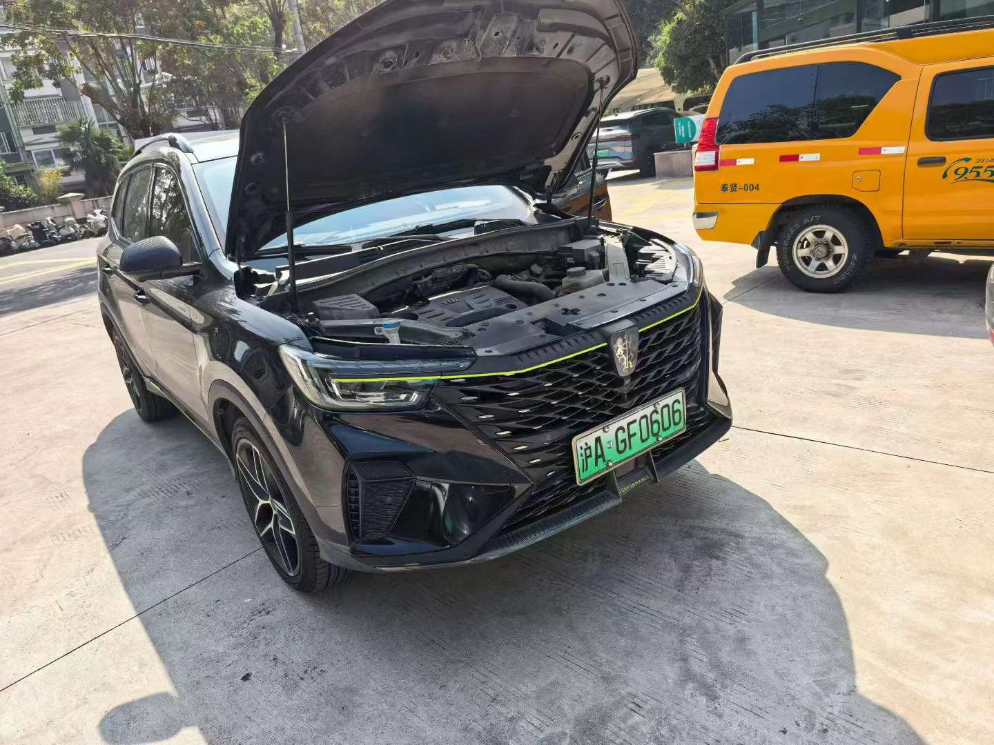 Roewe ERX5 Plus Hybrid Flagship