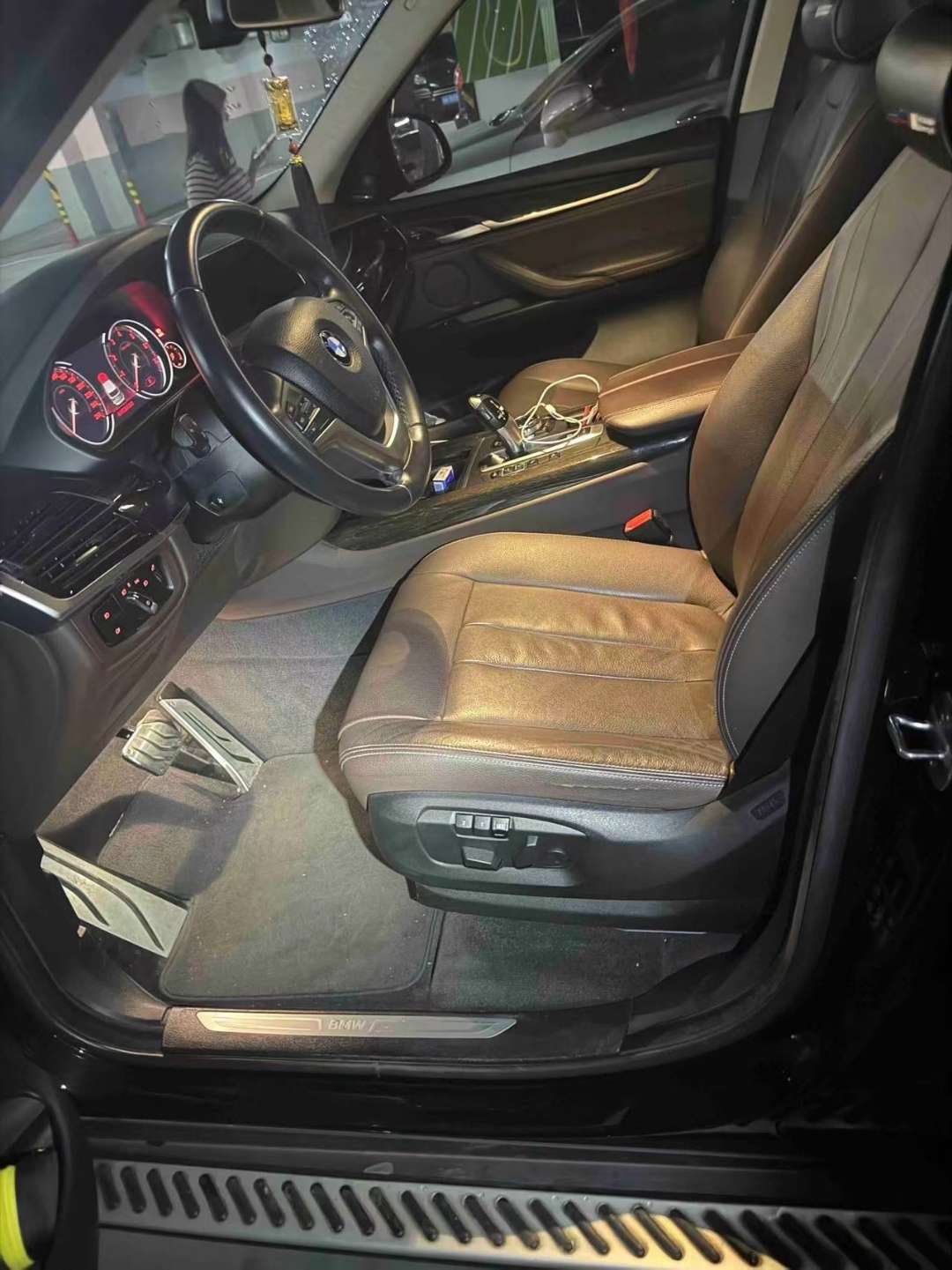 BMW X5 2014 xDrive35i Leading Edition 4