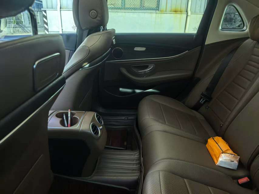Mercedes-Benz E-Class 2020 E300L Sport Fashion 3