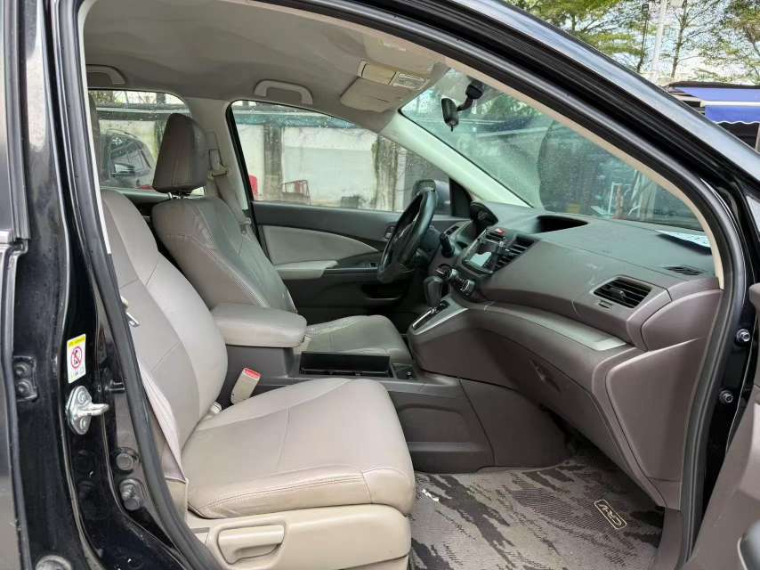 Honda CR-V 2.0L Automatic Without Sunroof 8