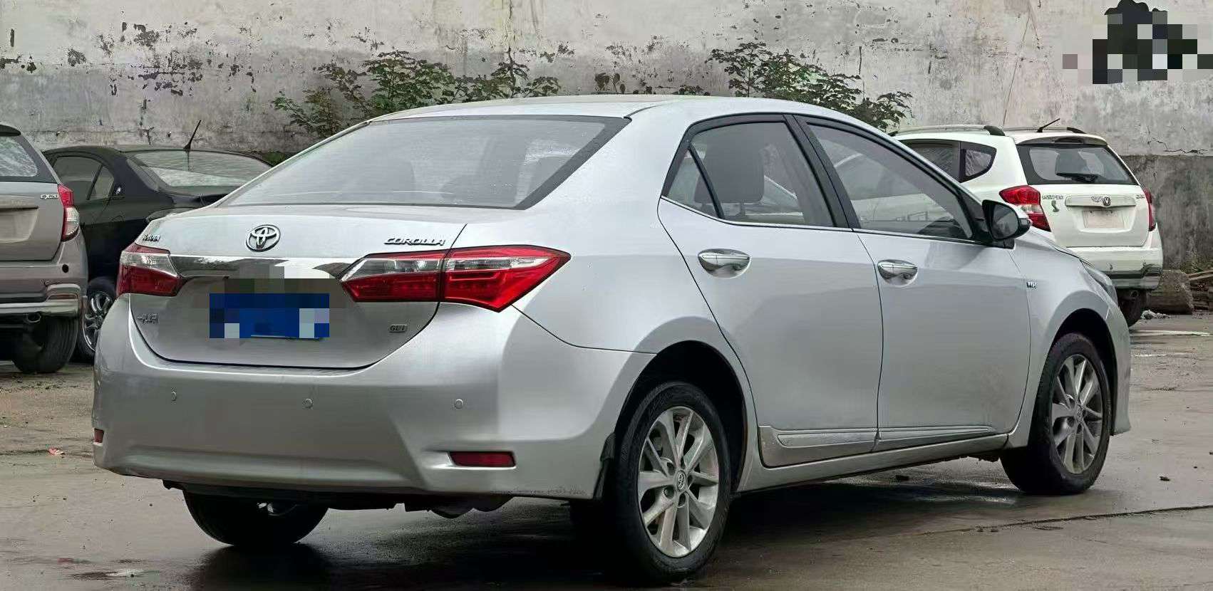 Toyota Corolla 1.6L Automatic with Sunroof 9