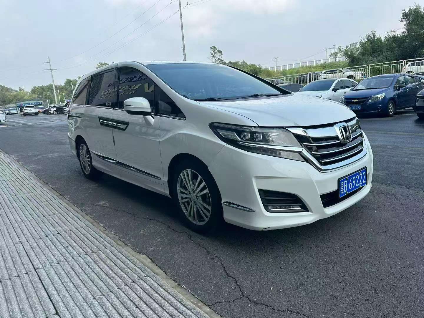 Honda Elysion 2.4 Automatic 3