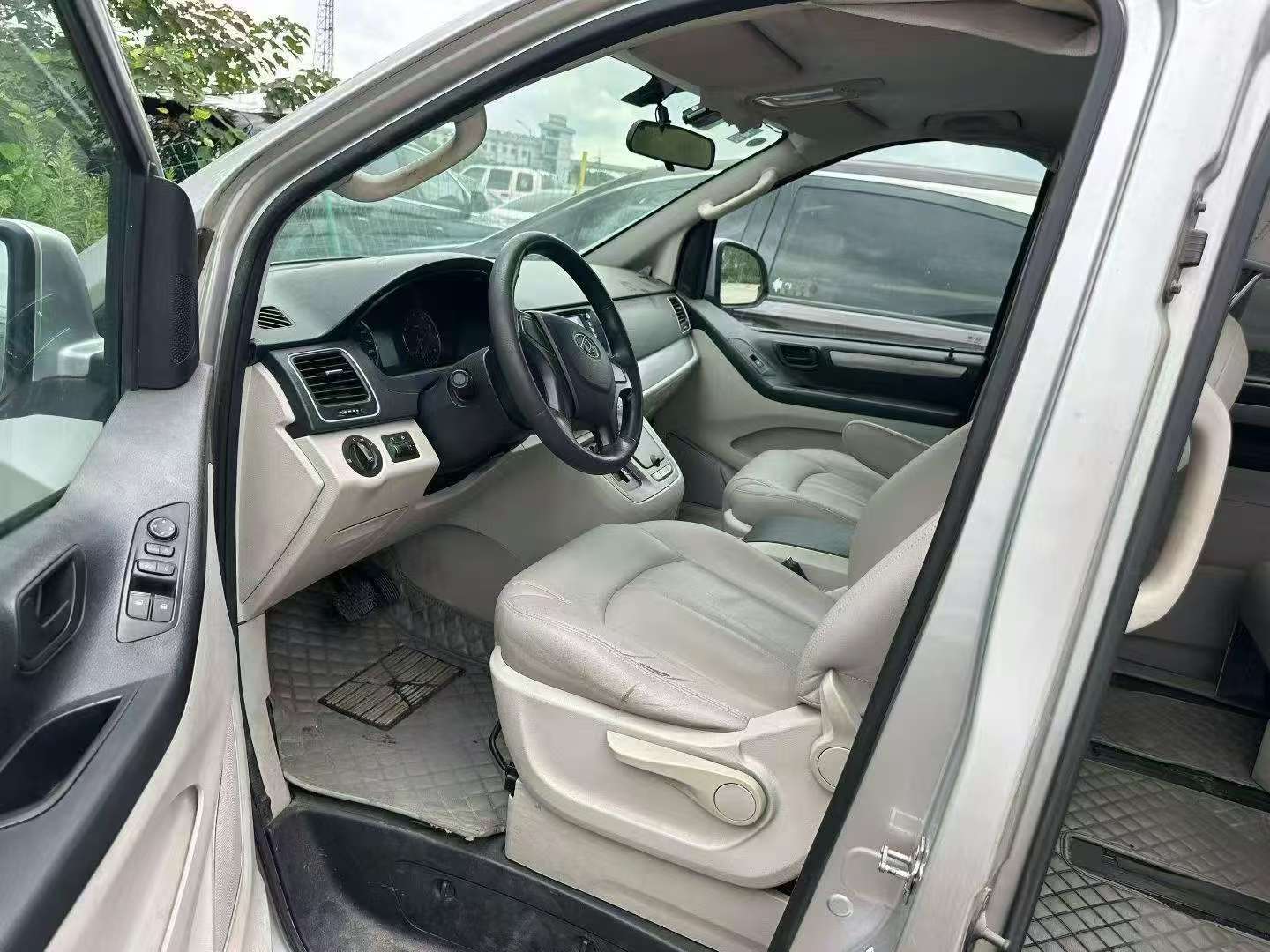 Maxus G10 2.0T Automatic Fashion 7-Seater Business 5