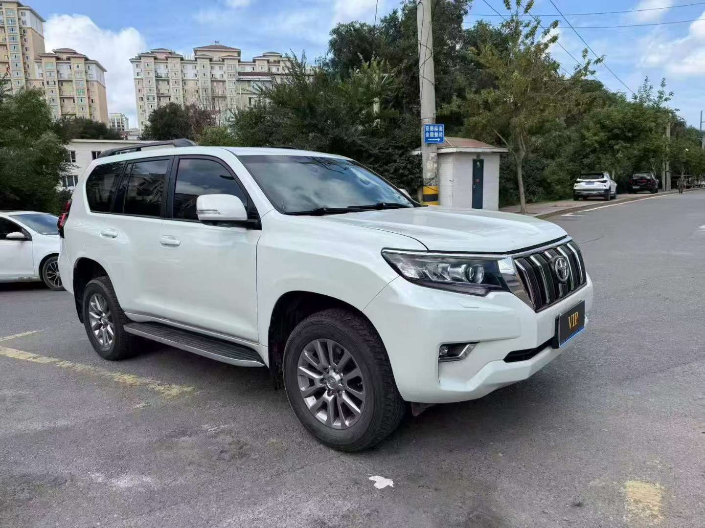 Toyota Prado 2019 3.5L 7-Seat Premium Edition Rear Spare Tire