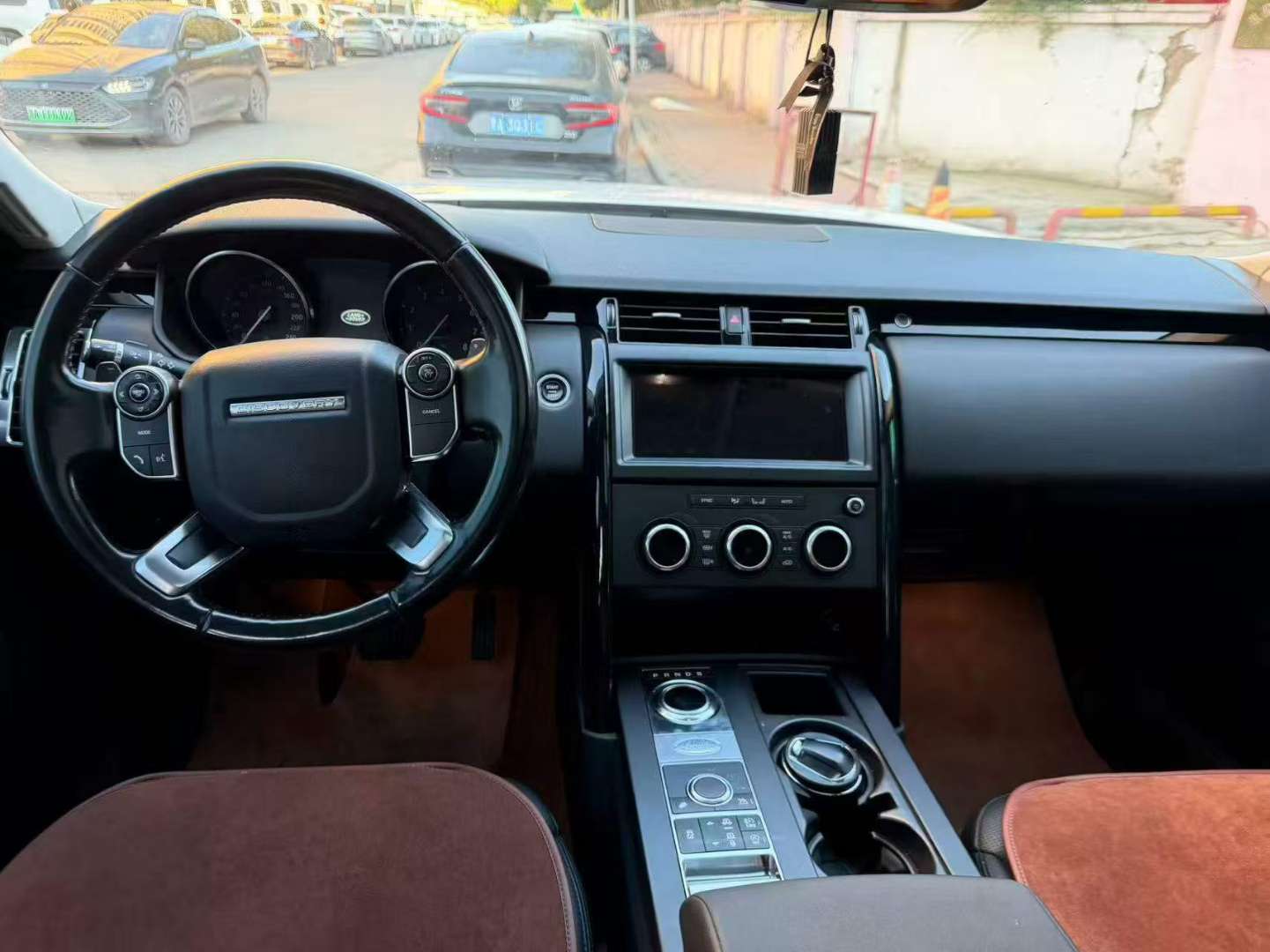 Land Rover Discovery 5 2018 3.0T 7-Seat High Spec 8