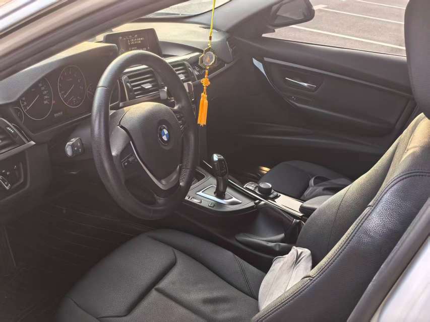 BMW 3 Series 2.0T Fashion Edition 2