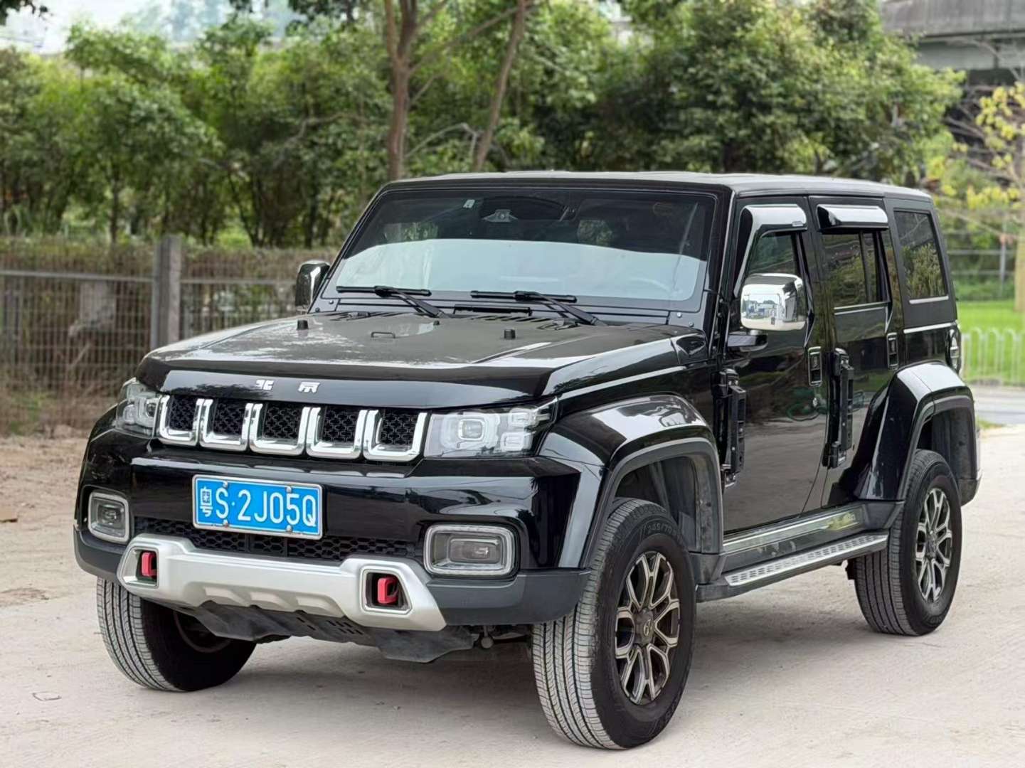 BAIC BJ40 2.3T 4WD City Hunter Premium Edition