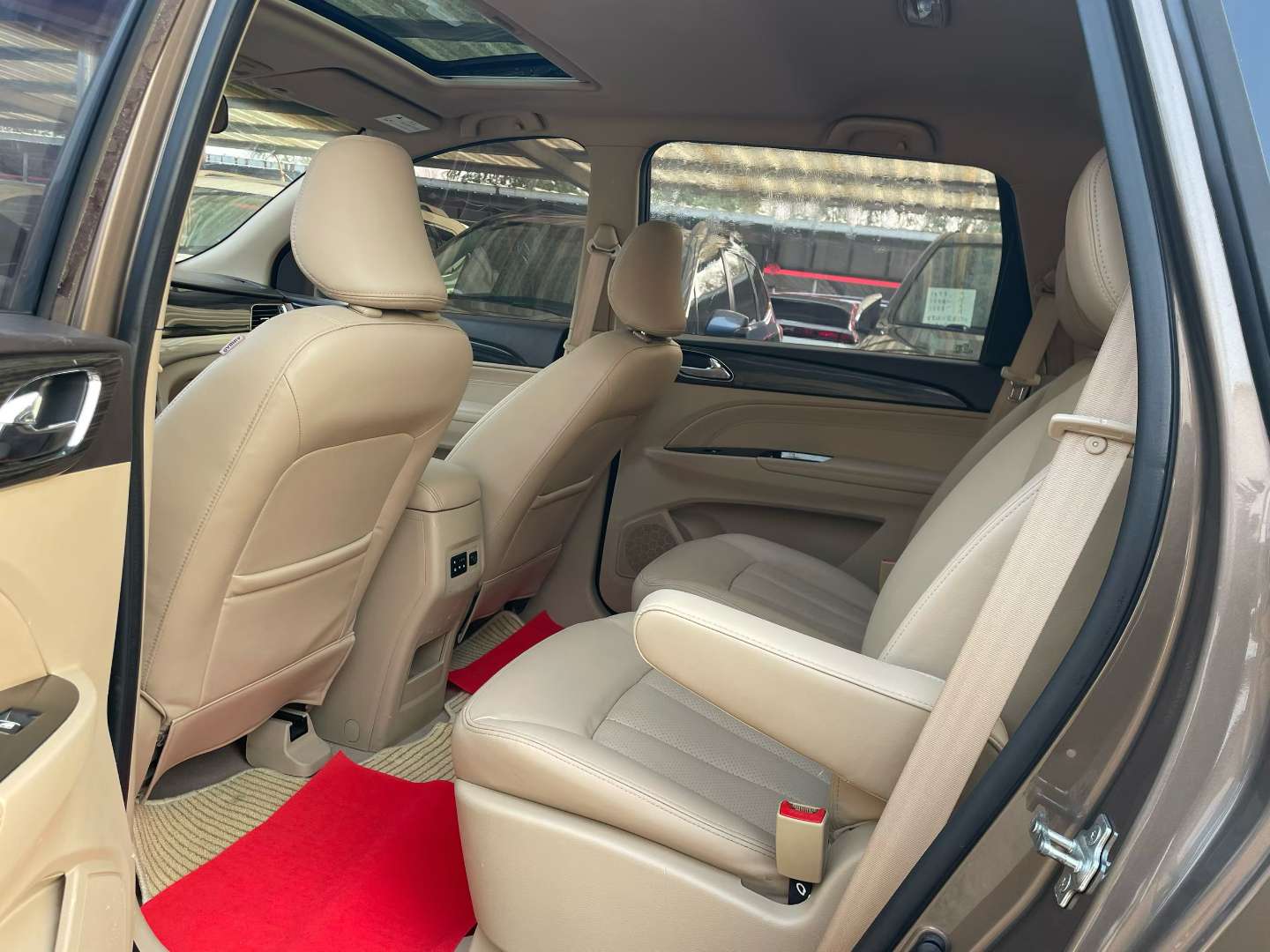 Baojun 730 Manual High Trim Sunroof Leather 3