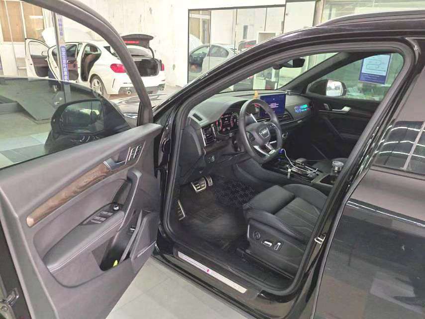 Audi Q5L 40 Premium Dynamic 2