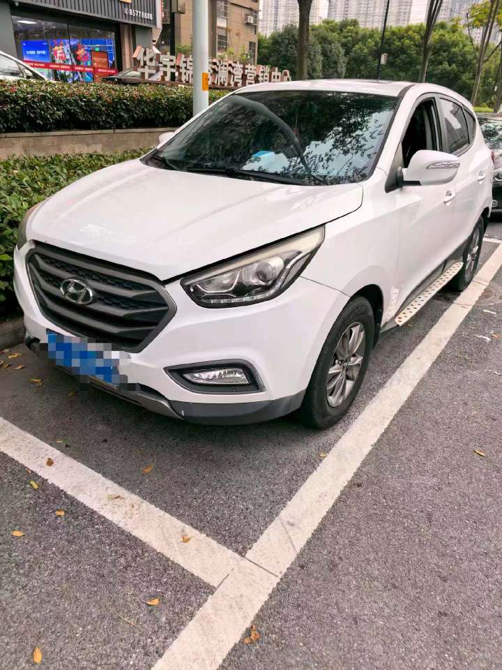 Hyundai ix35 Automatic 2.0 with Sunroof