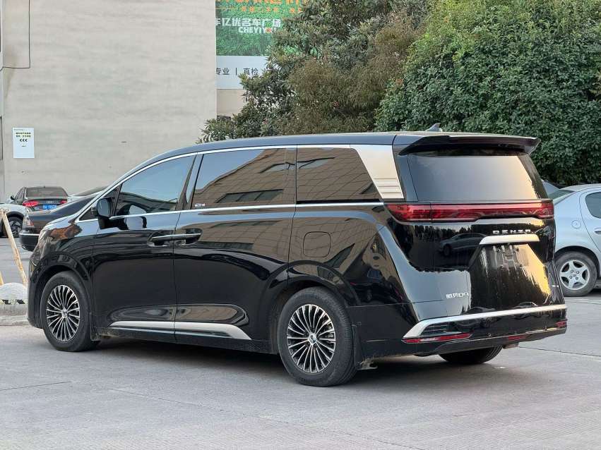 Denza D9 2024 980 AWD Flagship 9