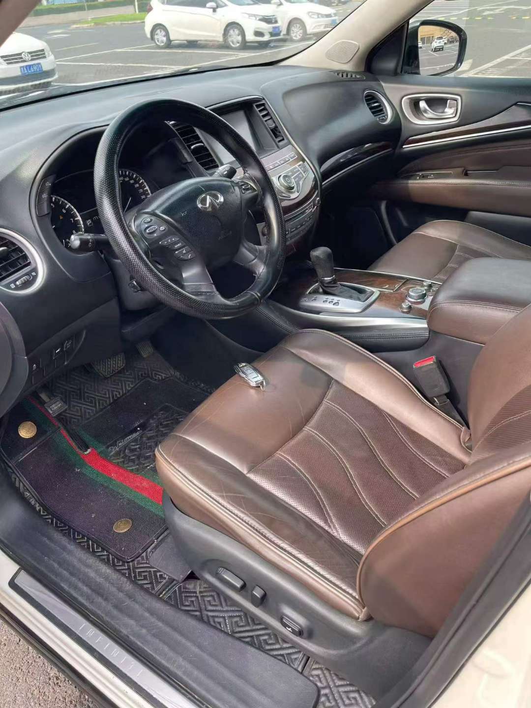 Infiniti JX35 7