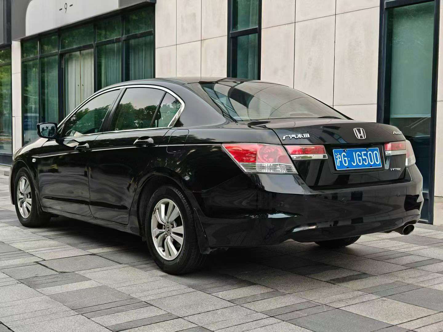 Honda Accord 2.0 Luxury 8