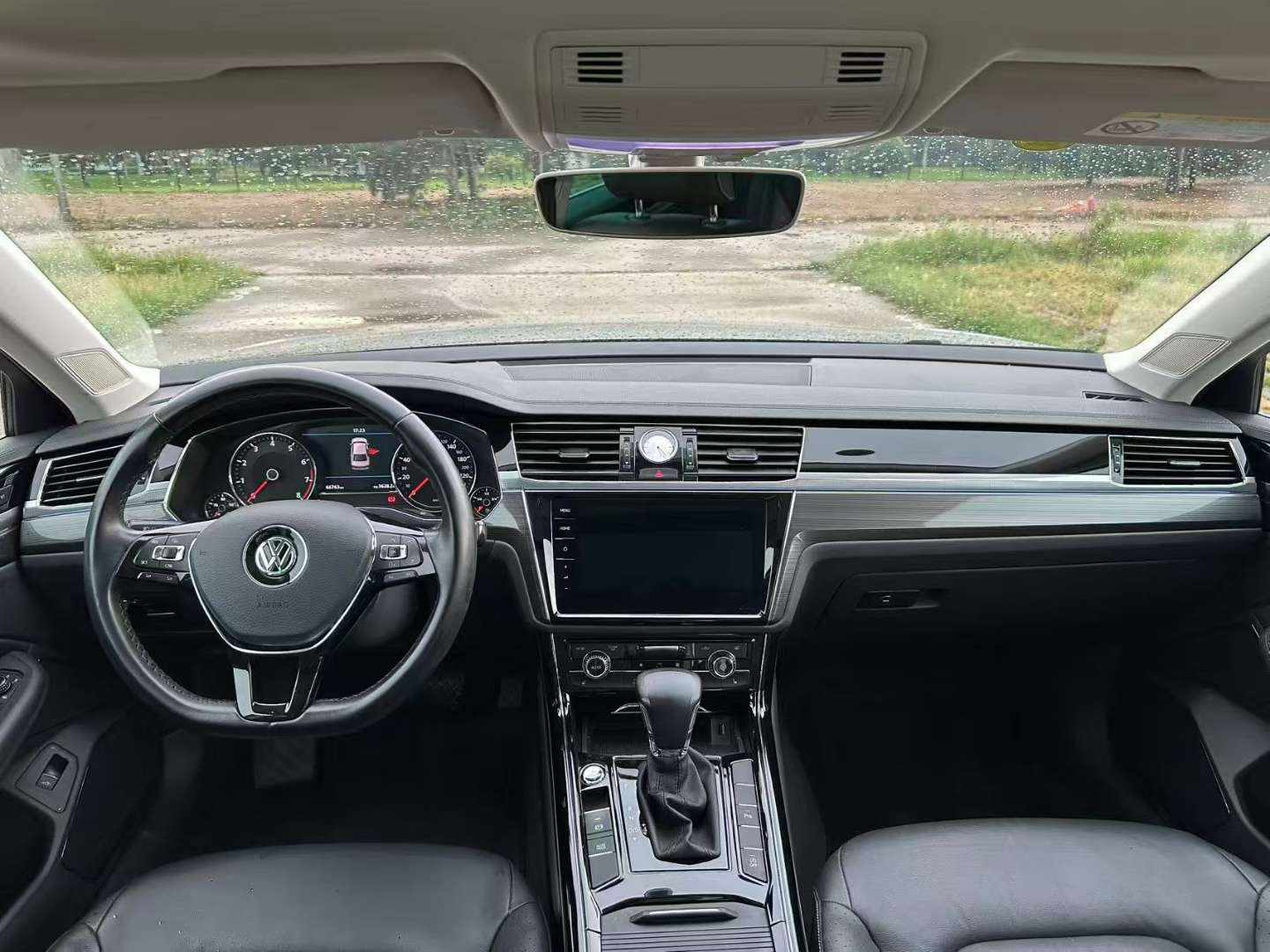 Volkswagen Phideon 2018 Facelift 380TSI FWD Business 4
