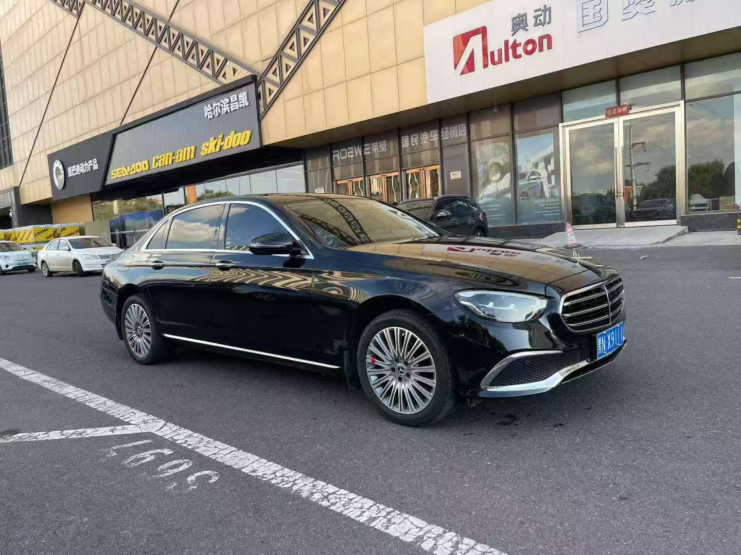 Mercedes-Benz E-Class 3