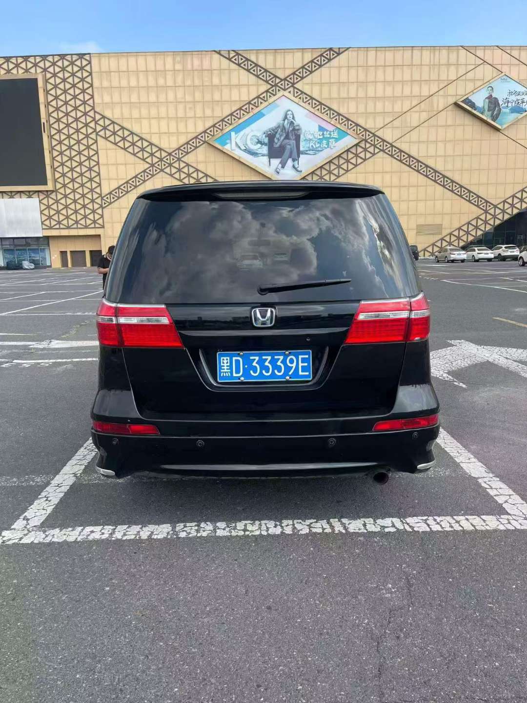 Honda Elysion 2.4 3098 Luxury Navigation Edition 6