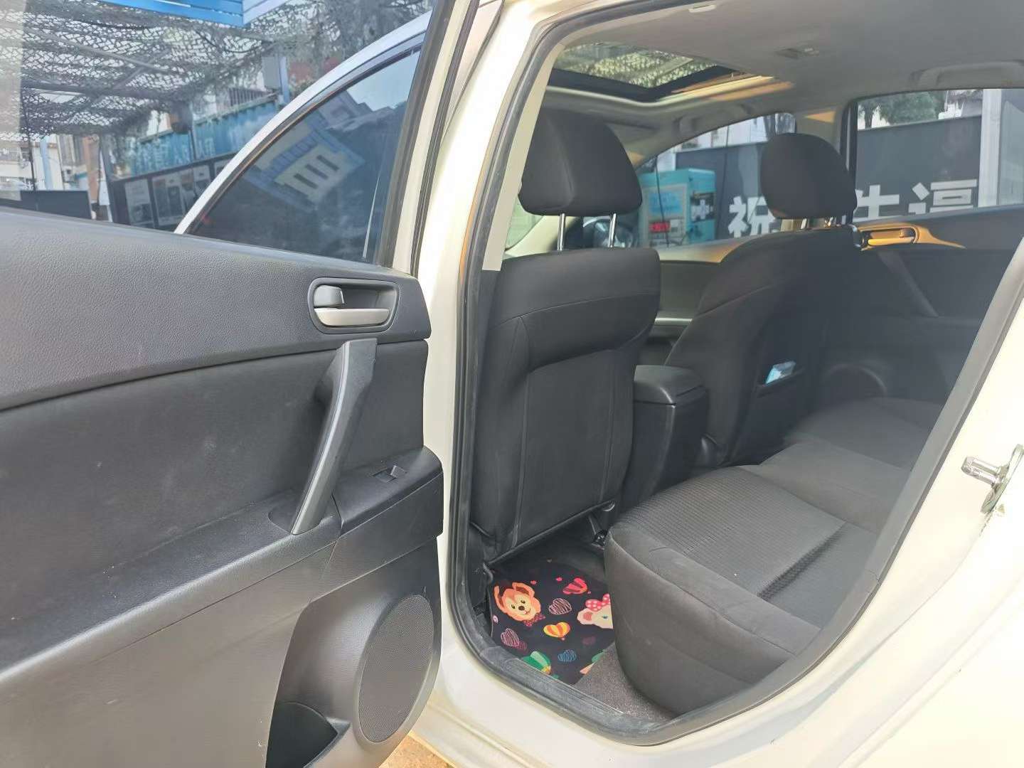 Mazda 3 Axela Sedan 1.6L Automatic Elite 5