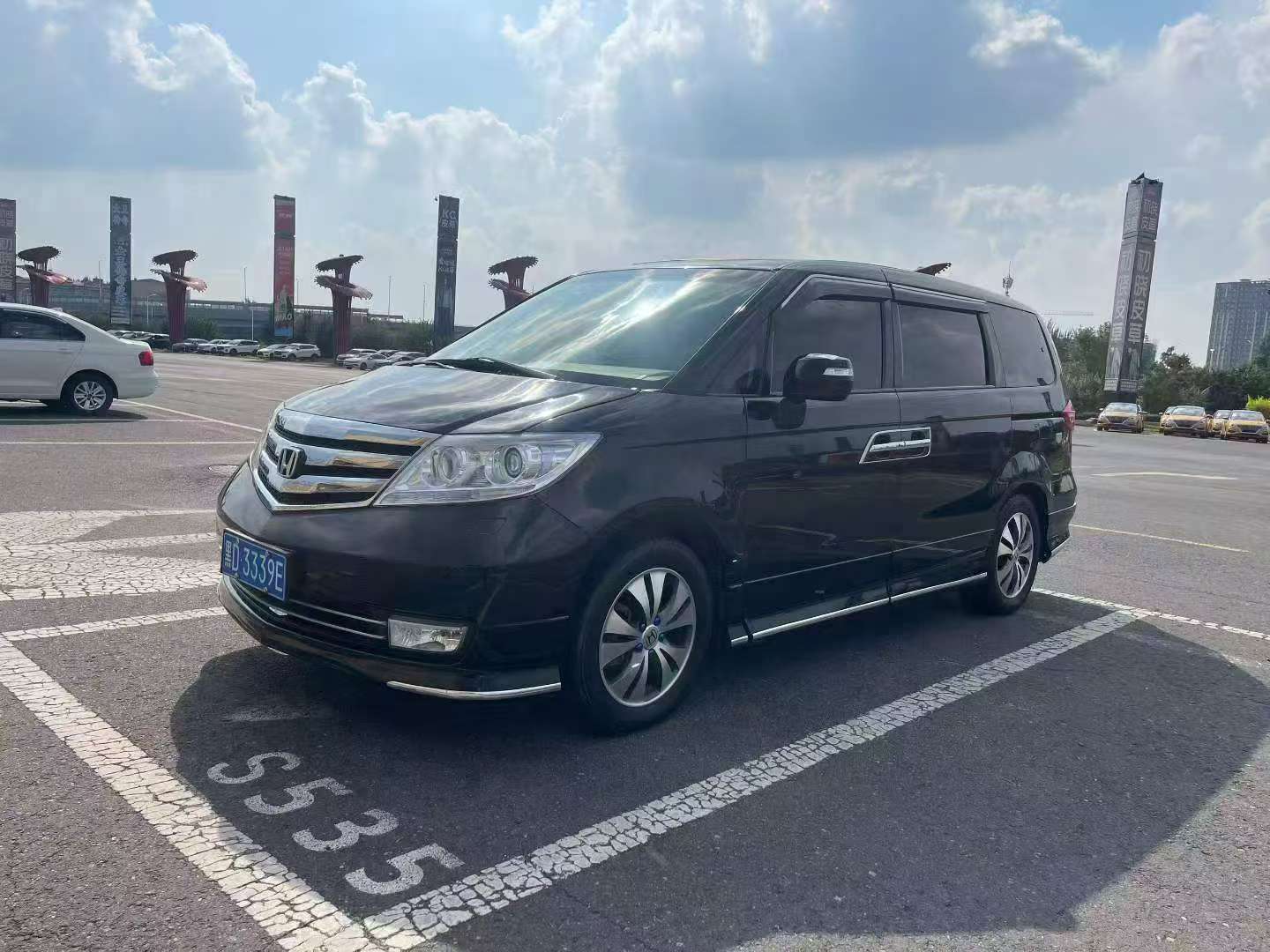Honda Elysion 2.4 3098 Luxury Navigation Edition 2