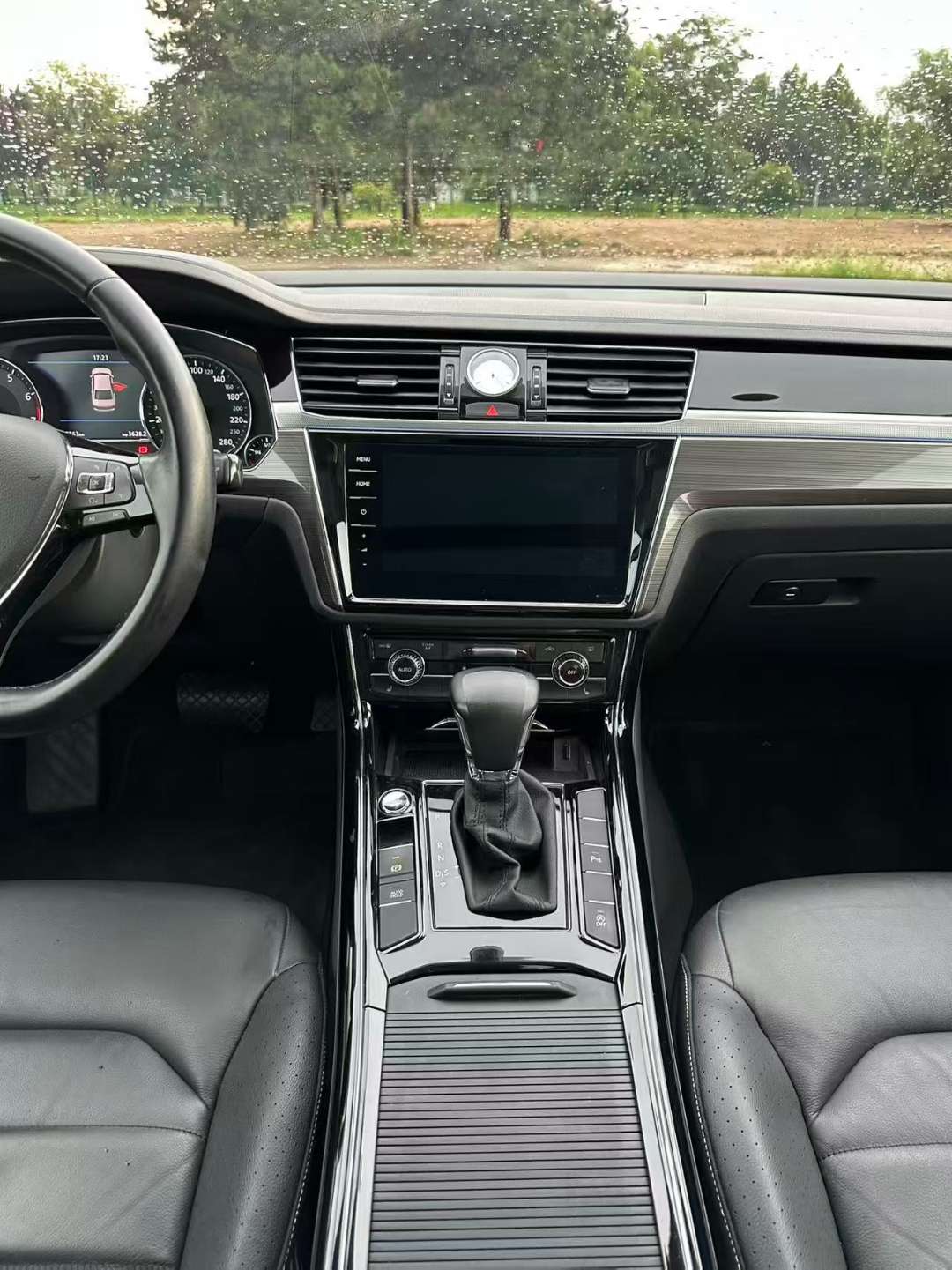 Volkswagen Phideon 2018 Facelift 380TSI FWD Business 5
