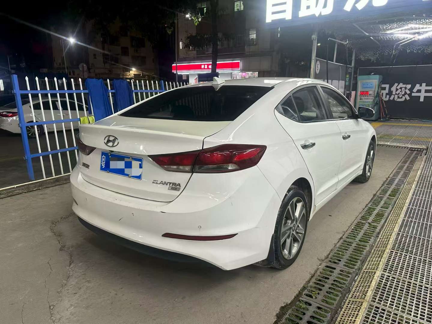Hyundai Elantra 1.6L Automatic Elite Edition 3
