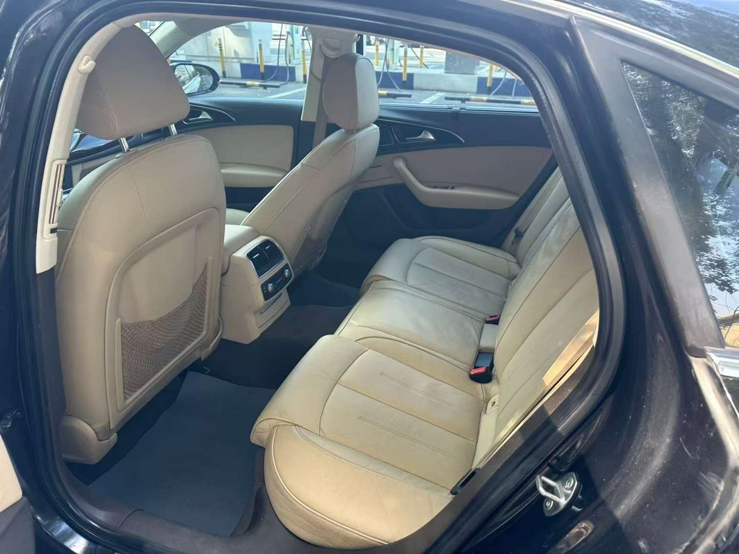 Audi A6L 2.5L Comfort Edition 6