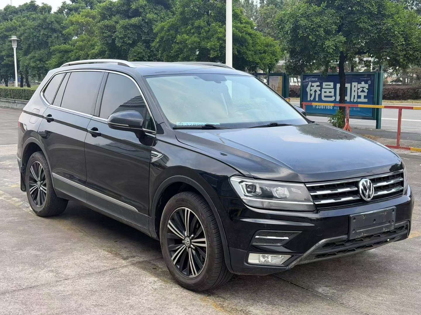 Volkswagen Tiguan L 1.4T 280 FWD Panoramic Comfort Edition 2