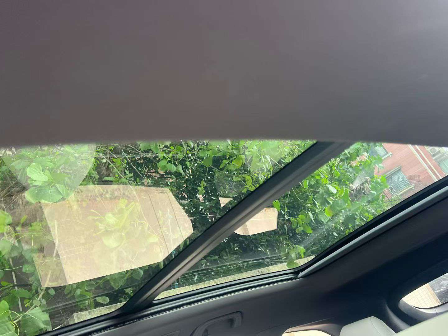 Geely Galaxy L7 4