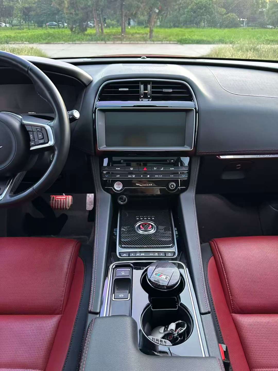 Jaguar F-PACE 2016 2.0T 2WD R-Sport Sport 6