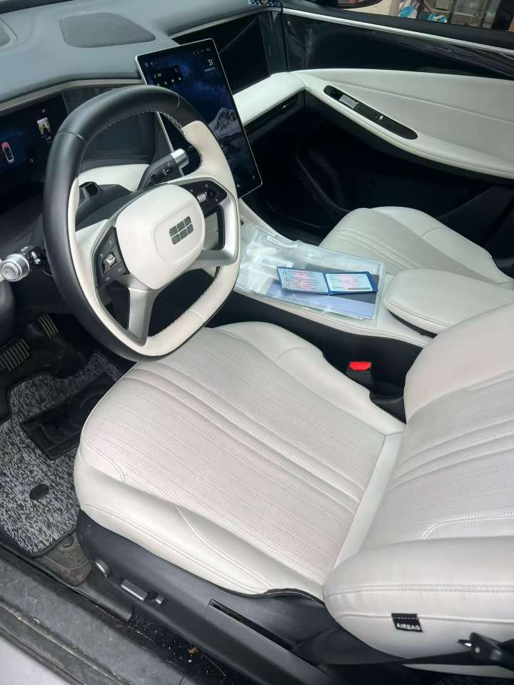Geely Galaxy L7 5