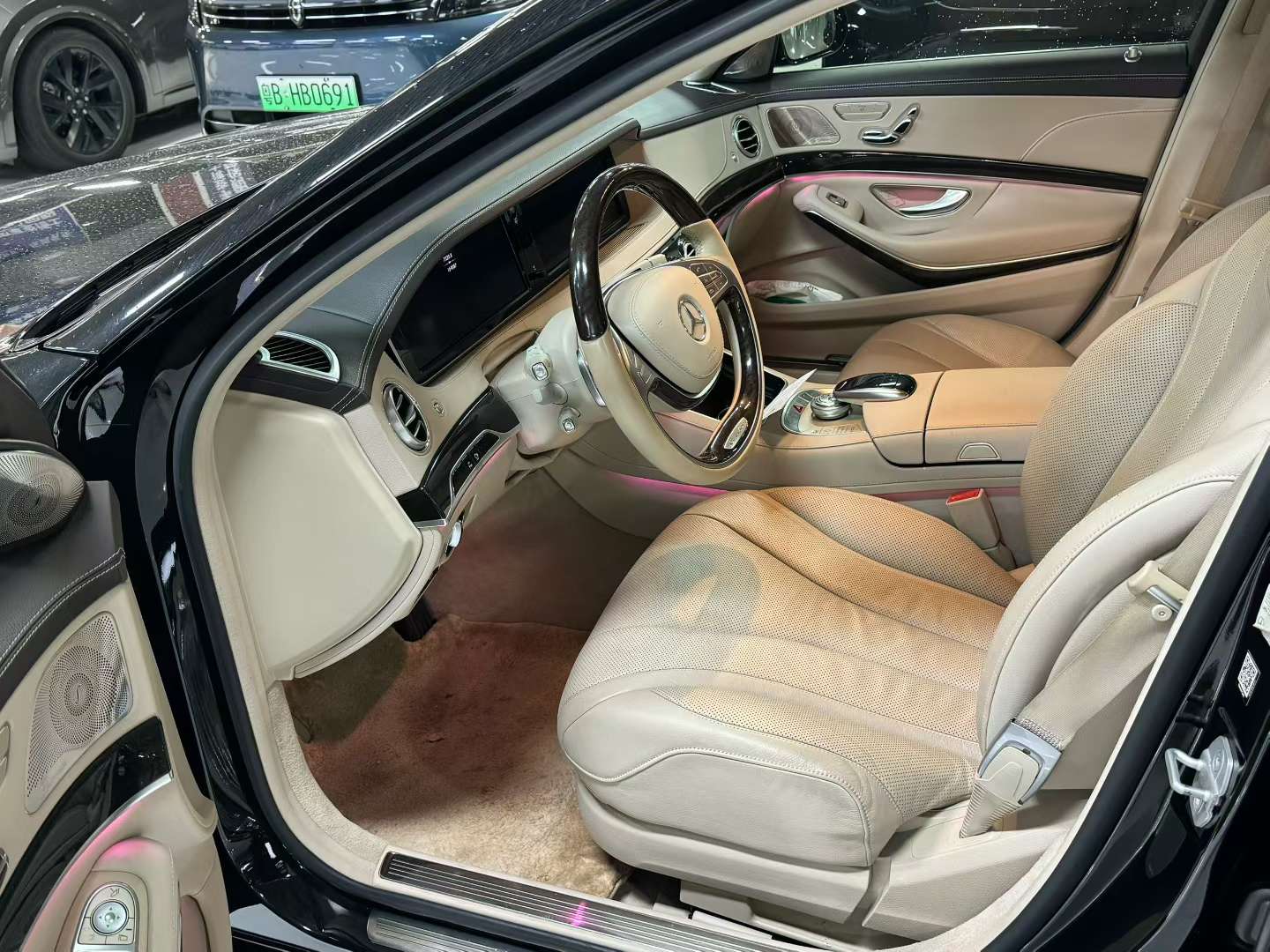 Mercedes-Benz S-Class 2014 S320L Luxury 4