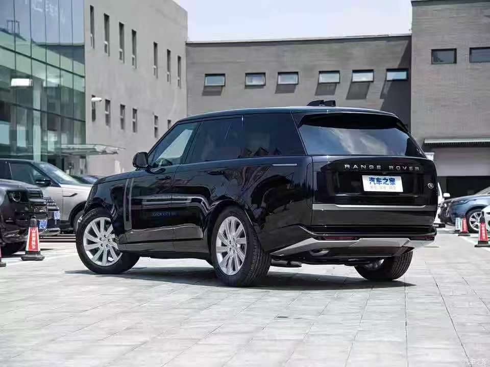 Land Rover Range Rover Executive 3