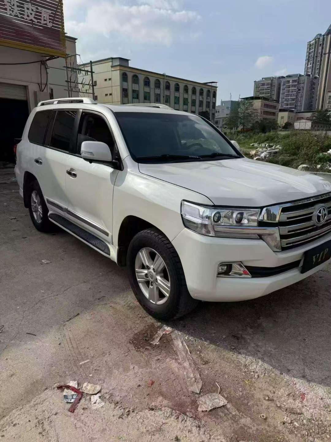 Toyota Land Cruiser 2014 5.7 V8 8-Seater 2
