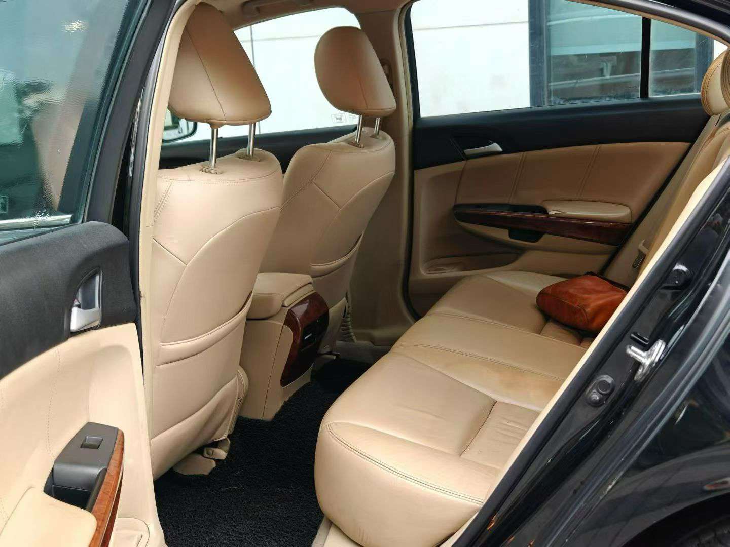Honda Accord 2.0 Luxury 6