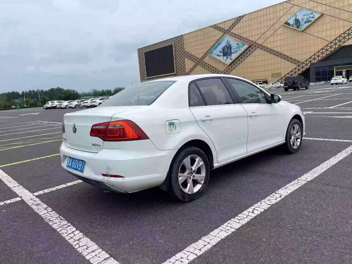 Volkswagen Bora 2015 1.6L Automatic Sunroof 4