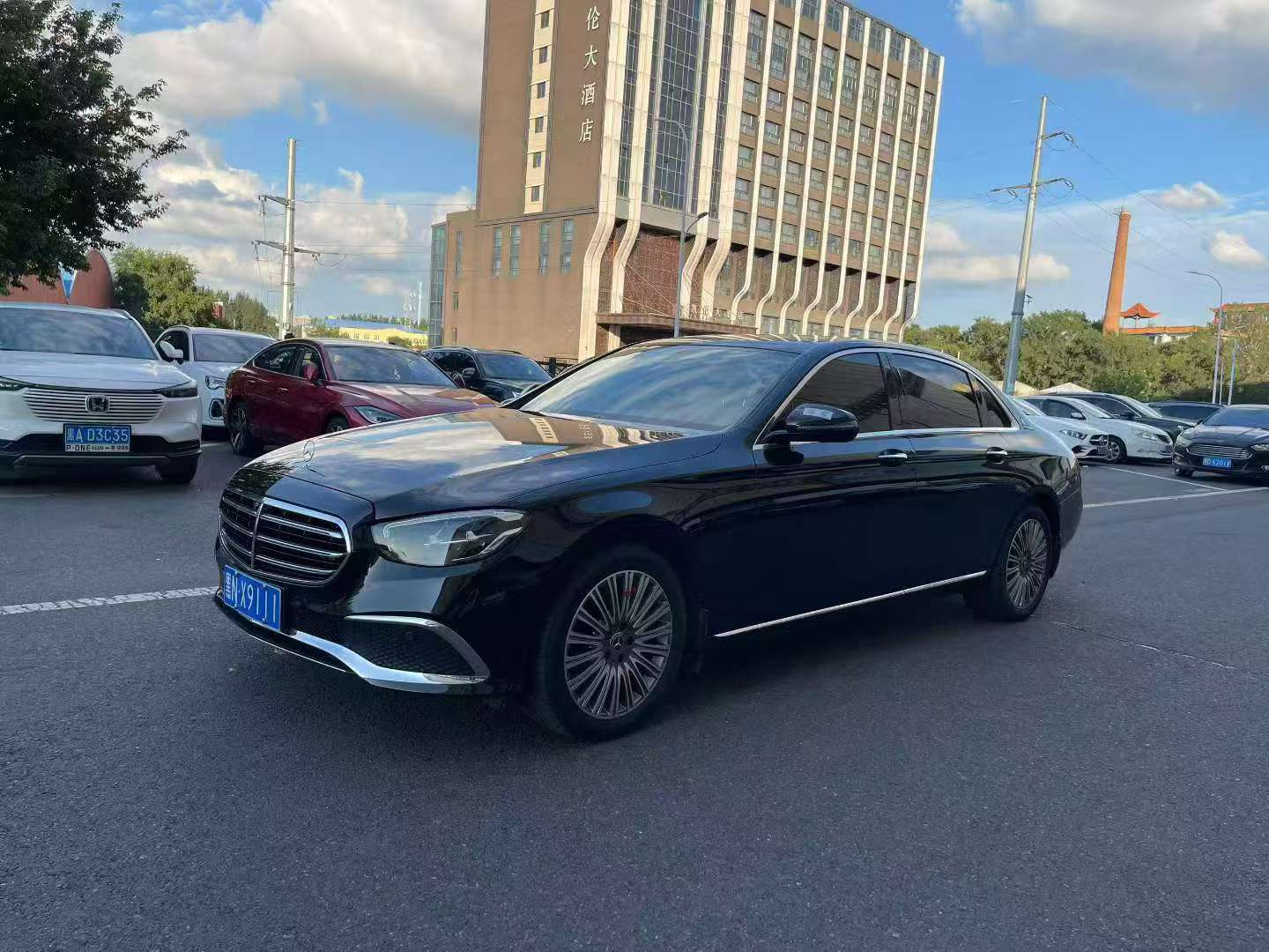 Mercedes-Benz E-Class 2