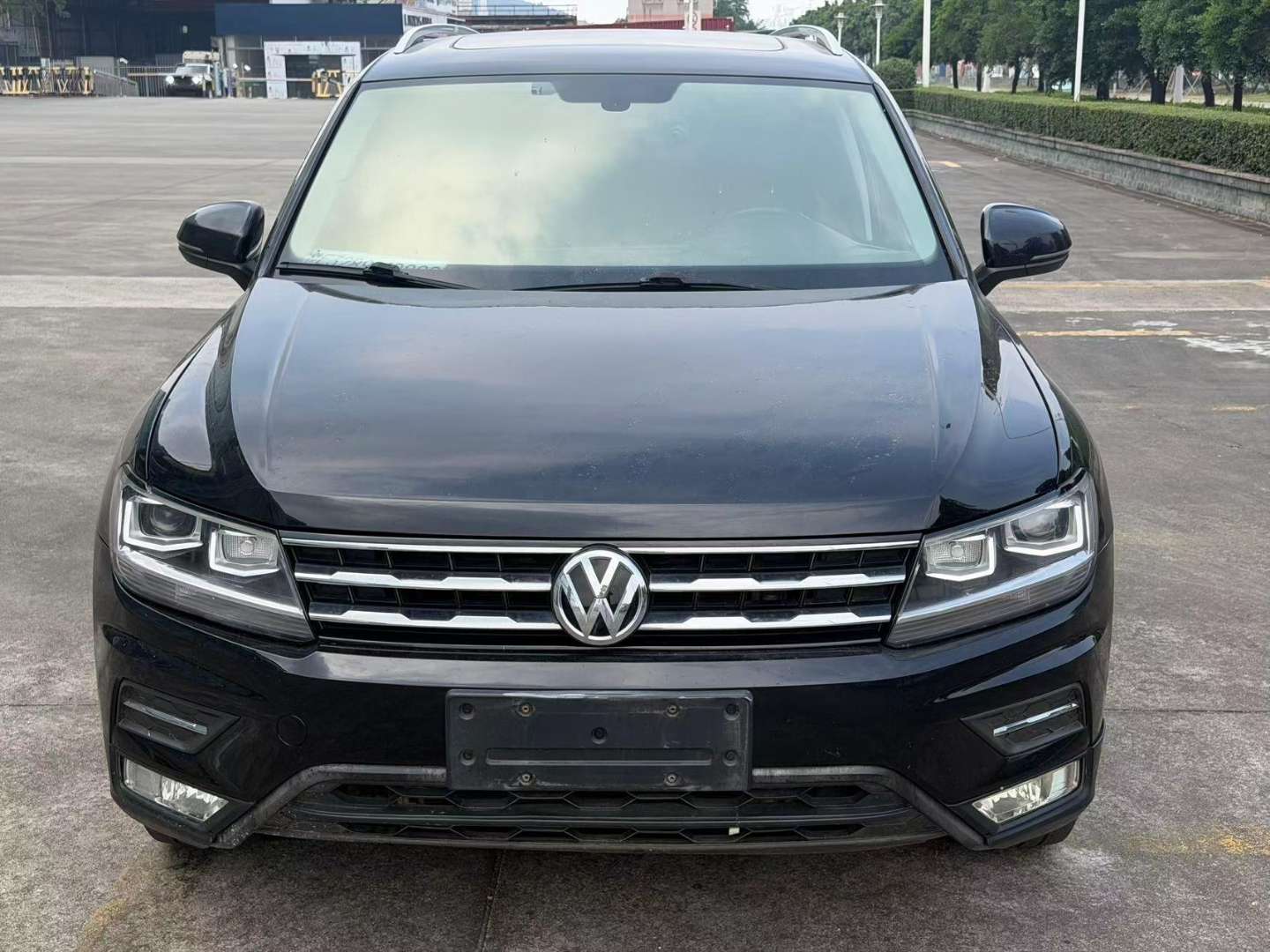 Volkswagen Tiguan L 1.4T 280 FWD Panoramic Comfort Edition
