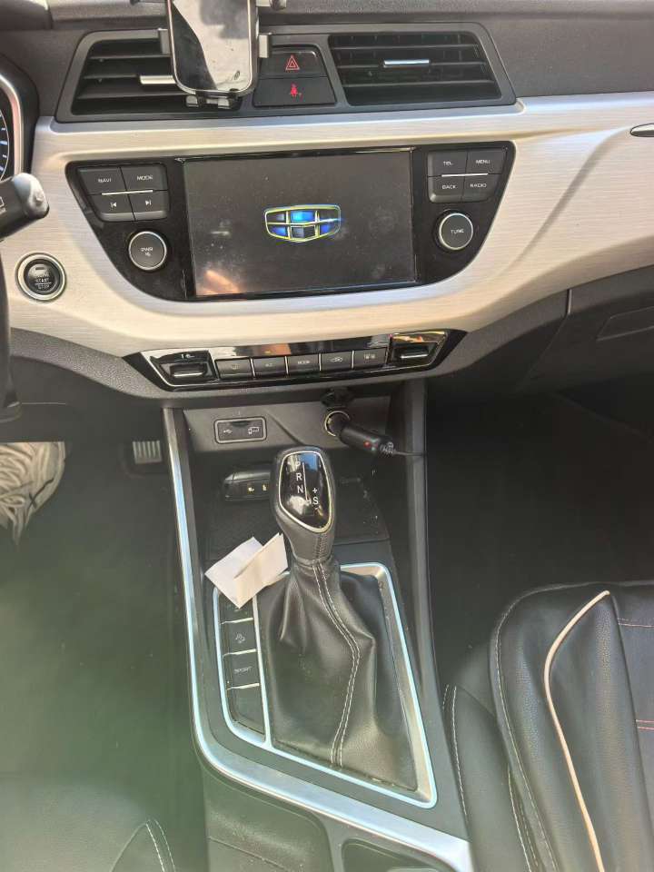 Geely X3 8