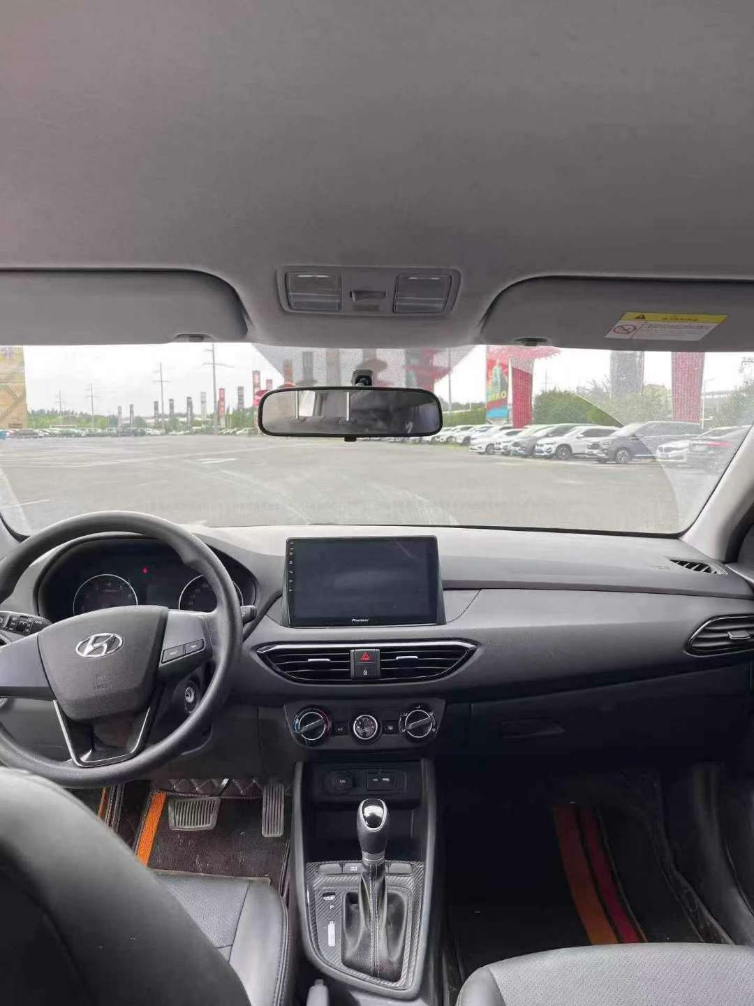 Hyundai Elantra 8