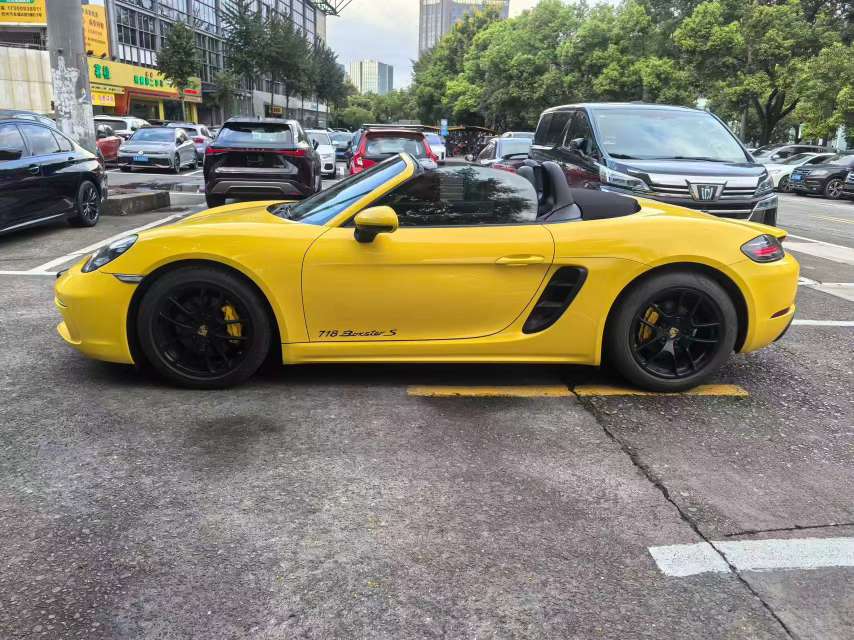 Porsche 718 2