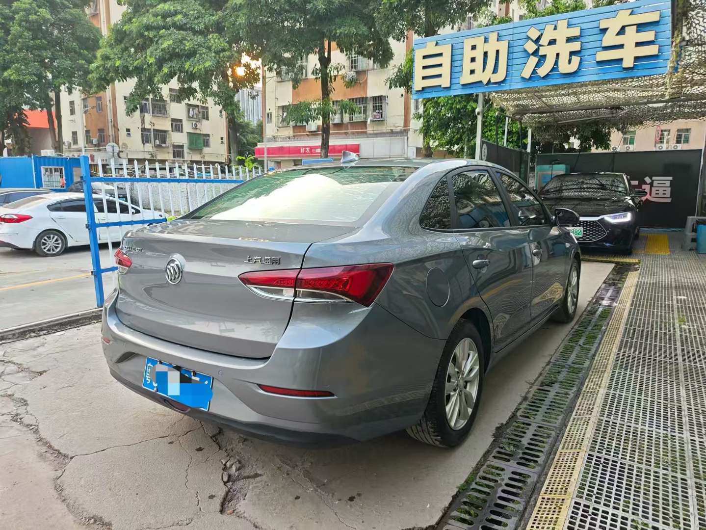 Buick Excelle 15T Dual-clutch Connected Elite 3