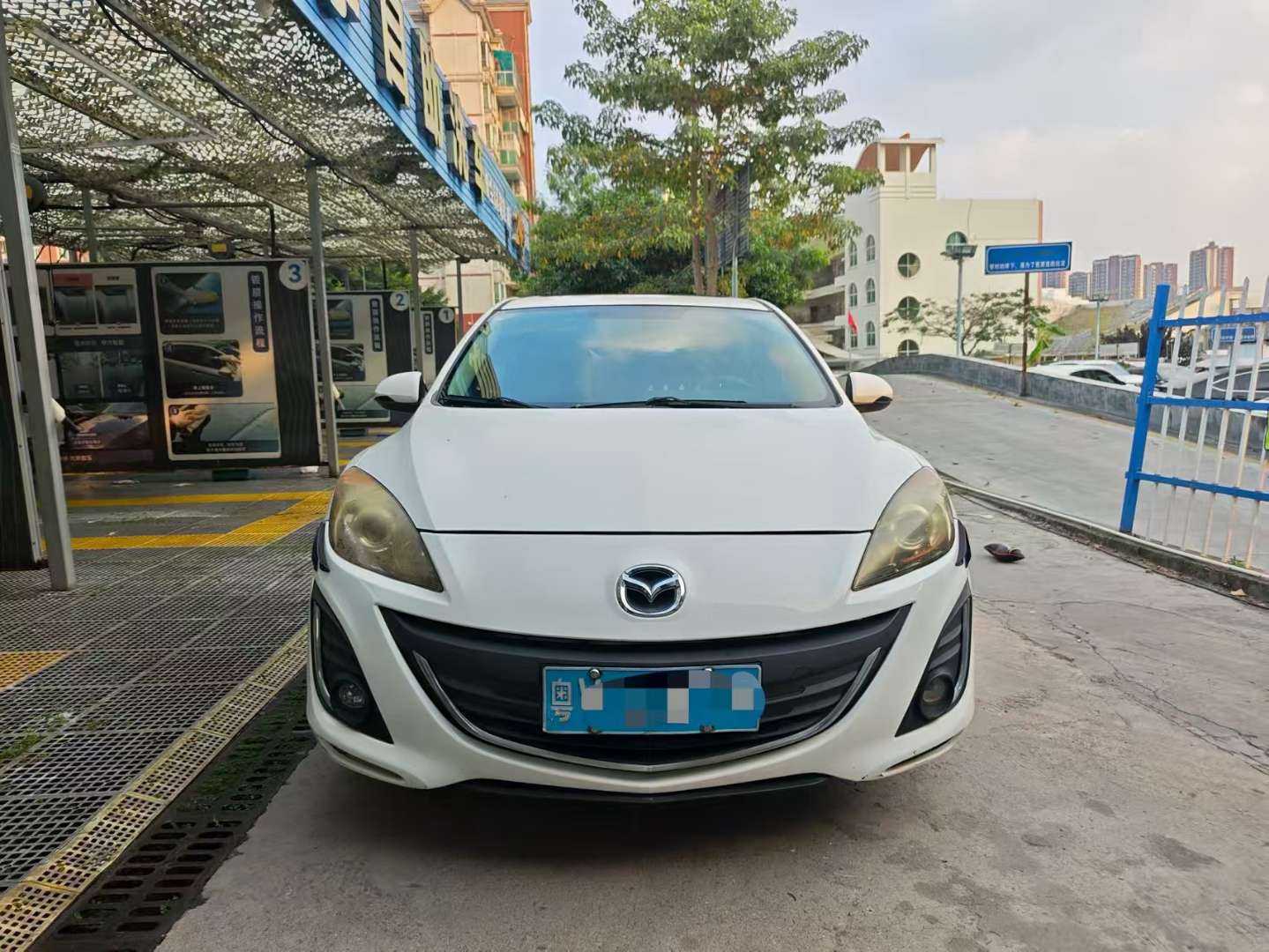 Mazda 3 Axela Sedan 1.6L Automatic Elite