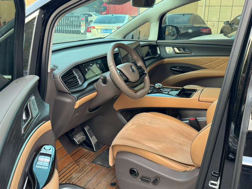 Denza D9 2024 980 AWD Flagship 4