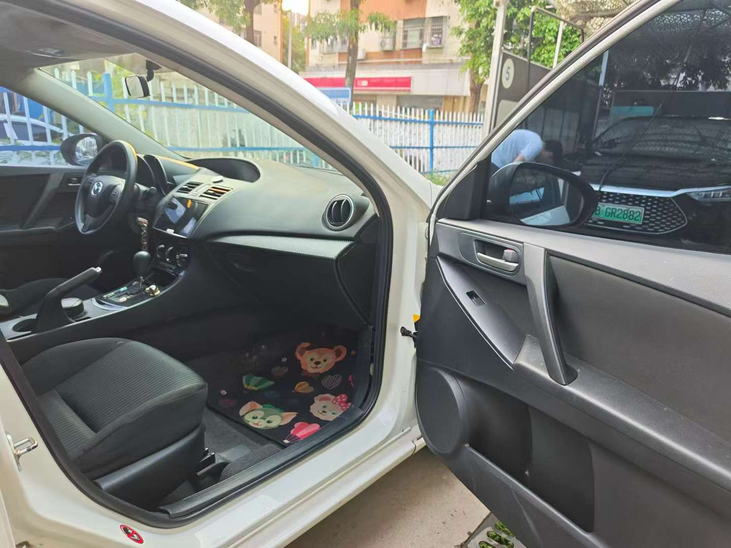 Mazda 3 Axela Sedan 1.6L Automatic Elite 6
