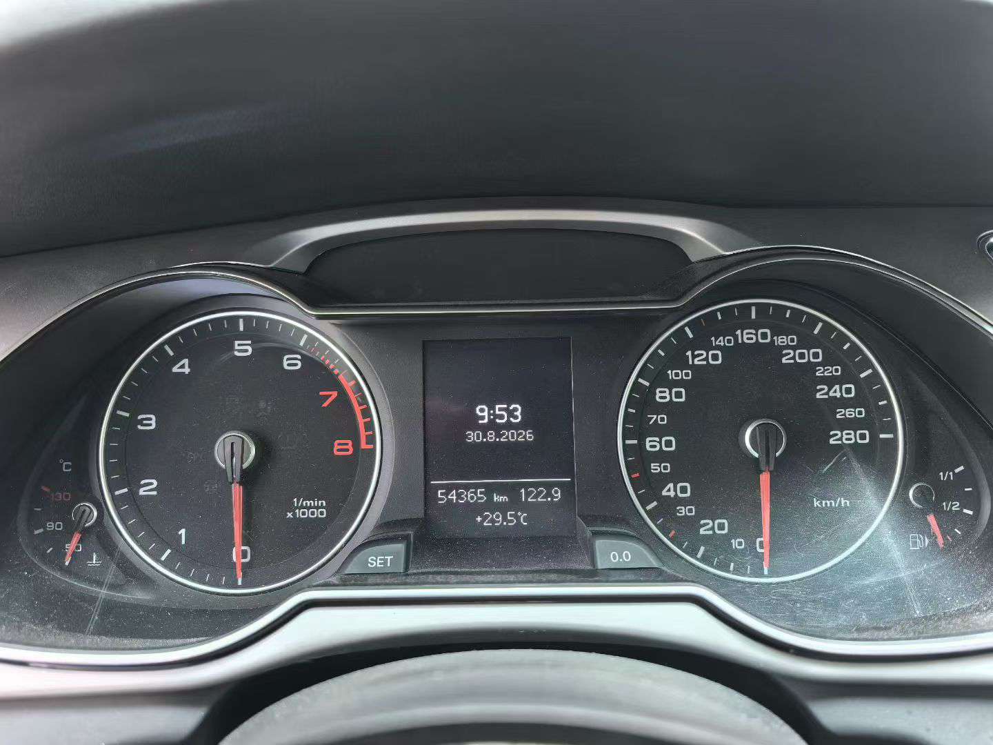 Audi A4L 2013 2.0L Automatic 9