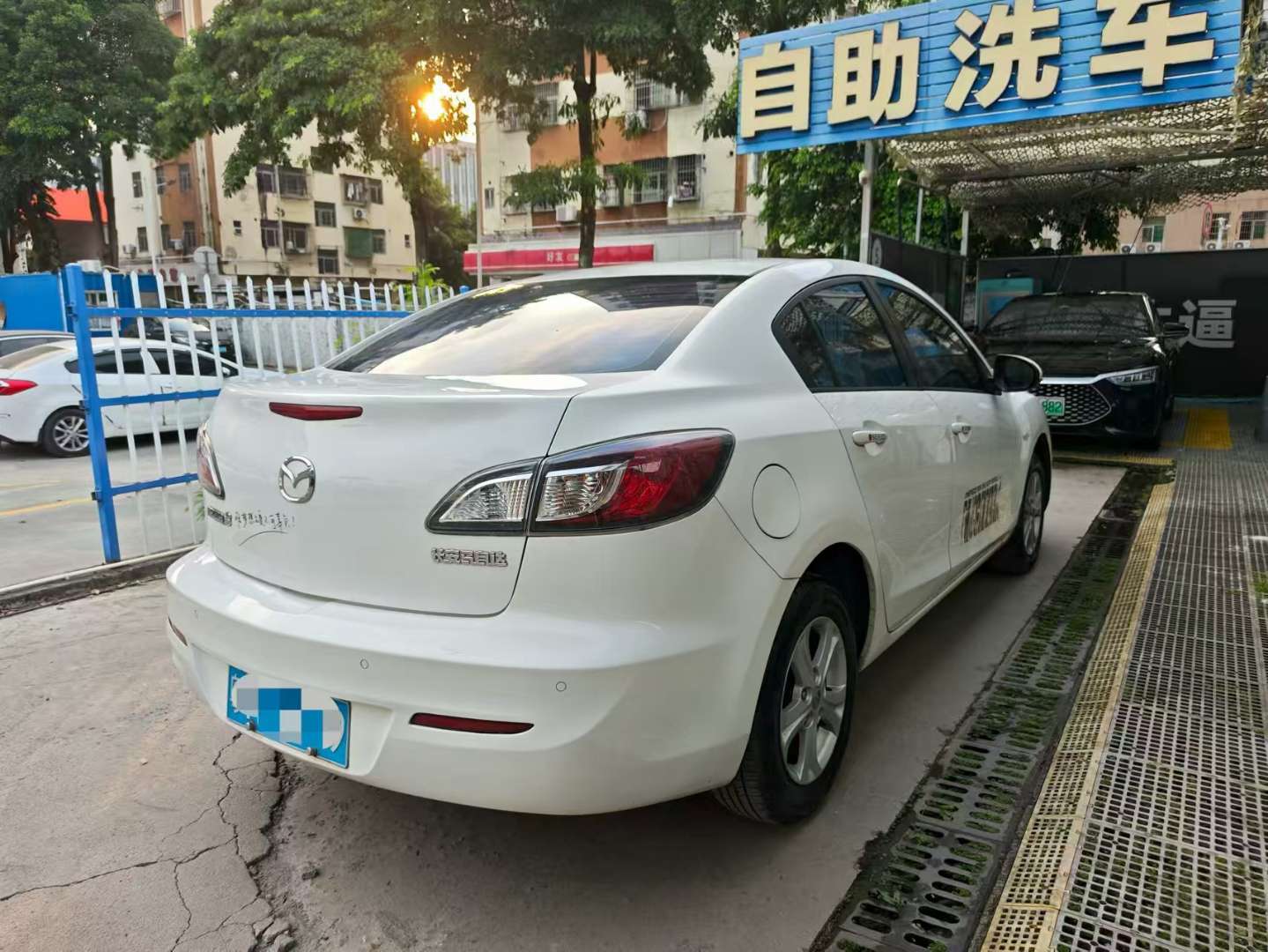 Mazda 3 Axela Sedan 1.6L Automatic Elite 3