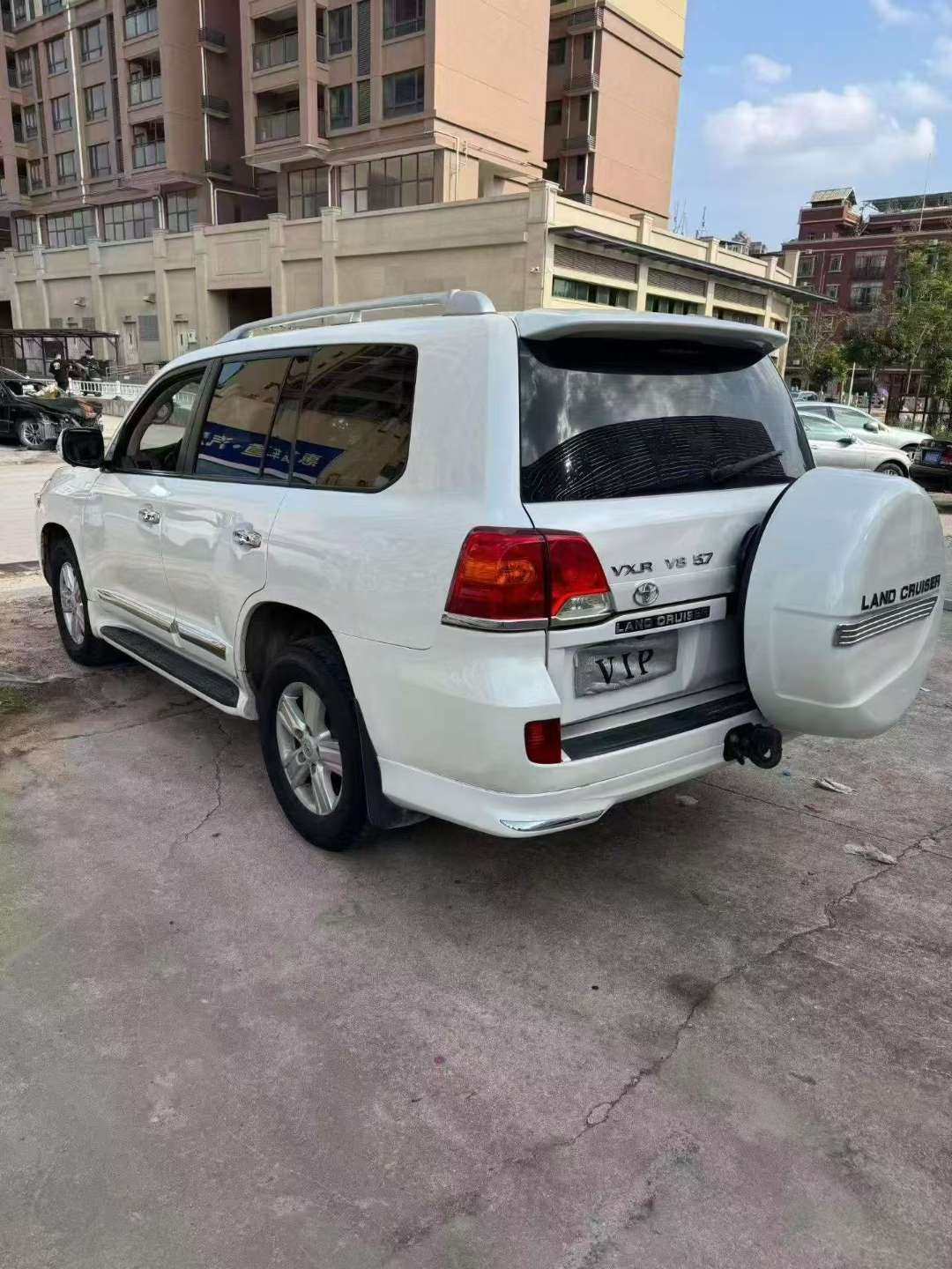 Toyota Land Cruiser 2014 5.7 V8 8-Seater 8