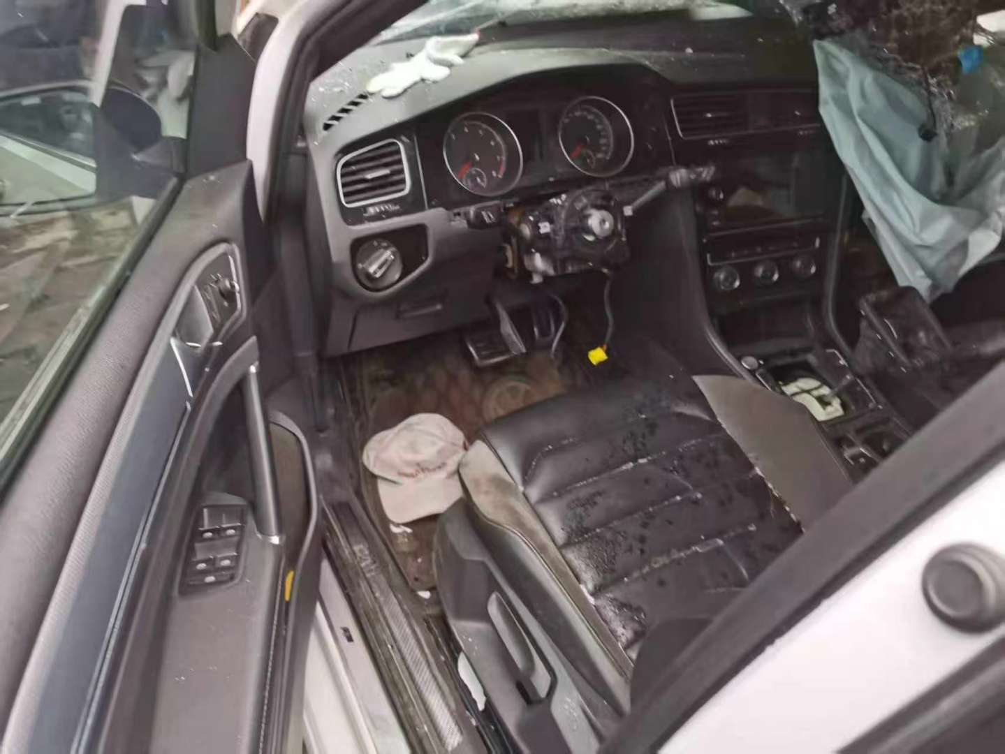Volkswagen Golf 1.4T Automatic Sunroof 2