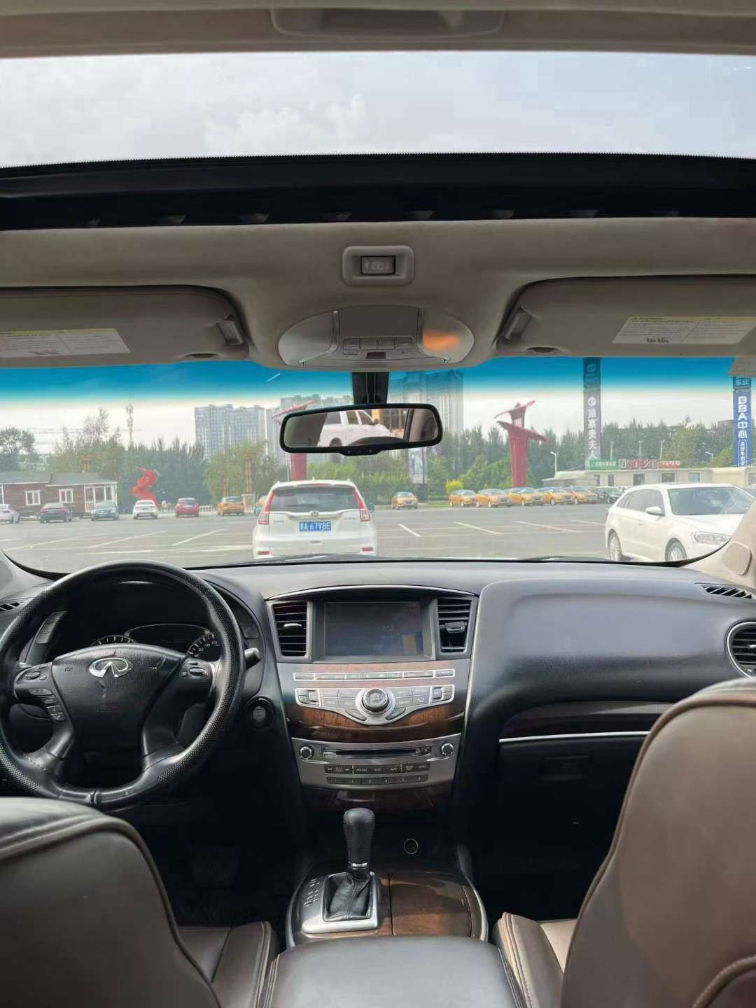 Infiniti JX35 8
