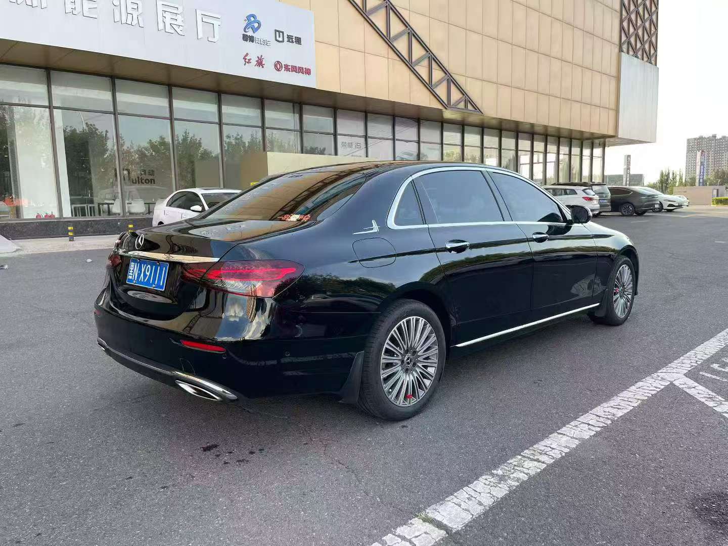 Mercedes-Benz E-Class 4
