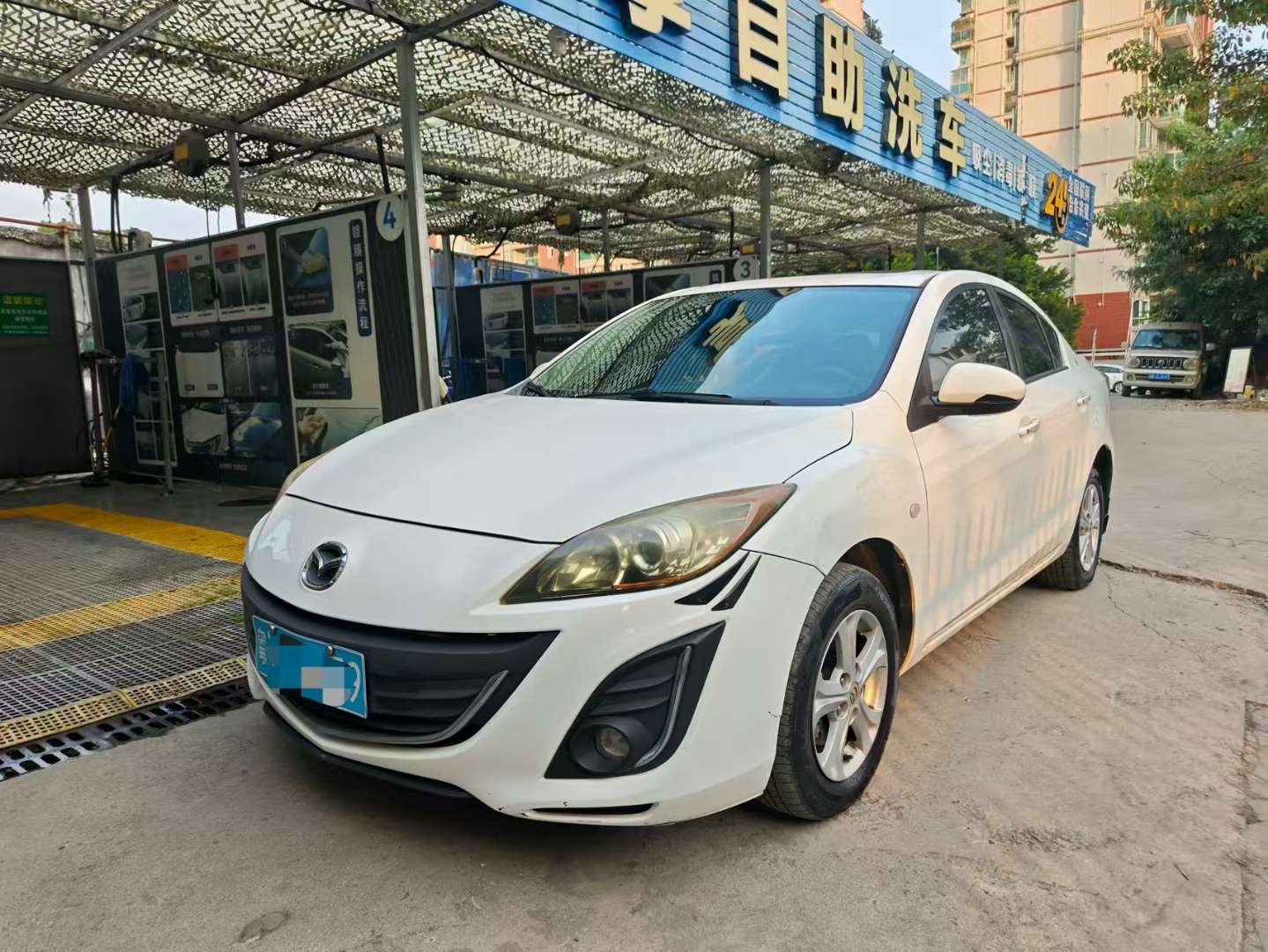 Mazda 3 Axela Sedan 1.6L Automatic Elite 2